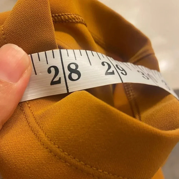Lululemon On The Fly 7/8 Pant Fools Gold Size 6 - Picture 11 of 11